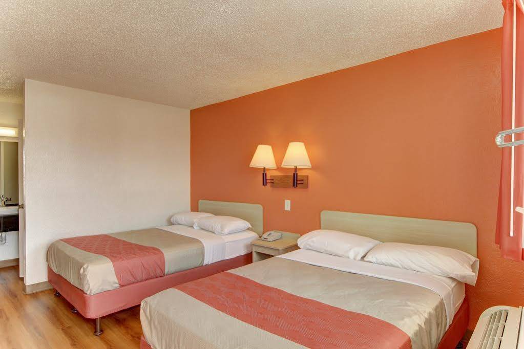 Red Roof Inn San Antonio Northeast - Rittiman Rd Exteriör bild